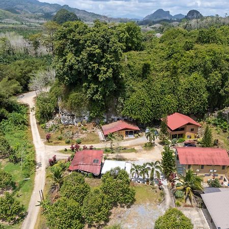 Country House Pulai Holiday Village Gua Musang Eksteriør bilde