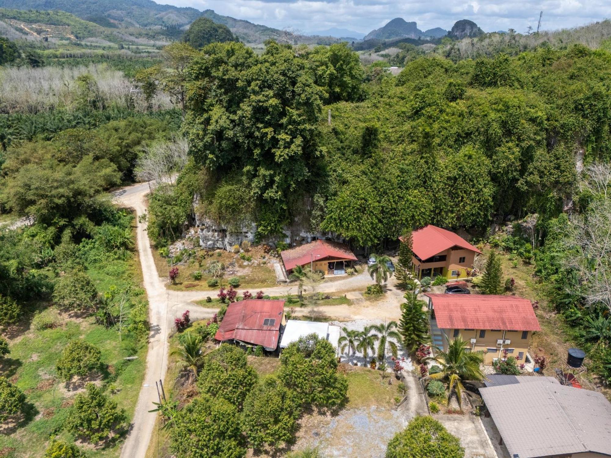 Country House Pulai Holiday Village Gua Musang Eksteriør bilde